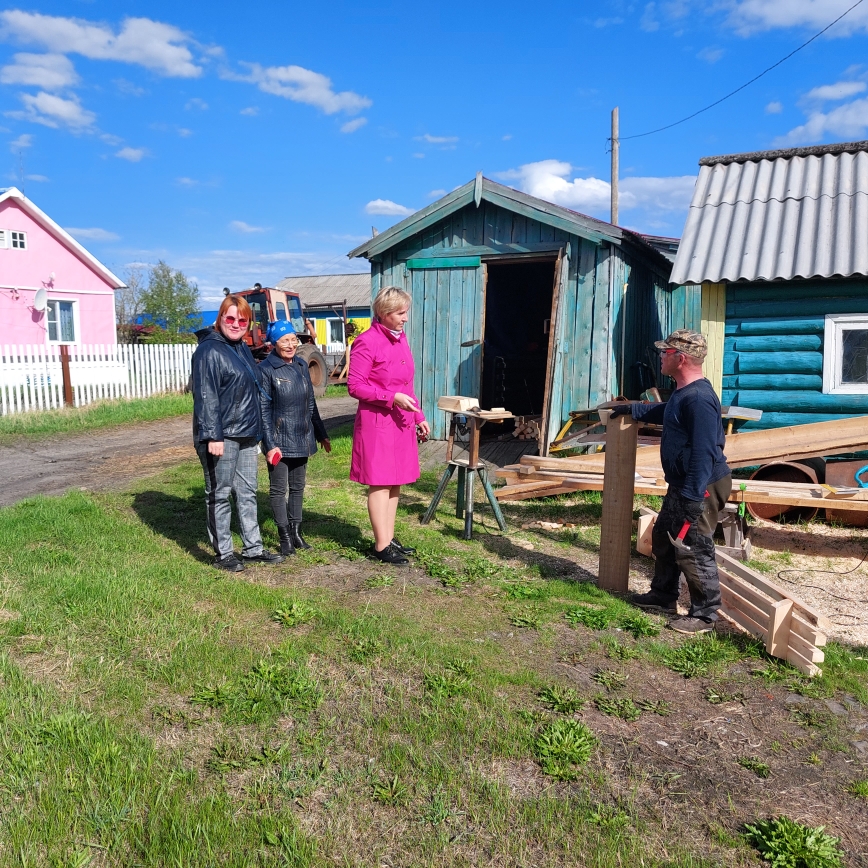 Продолжается месячник по уборке населенных пунктов сельского поселения.